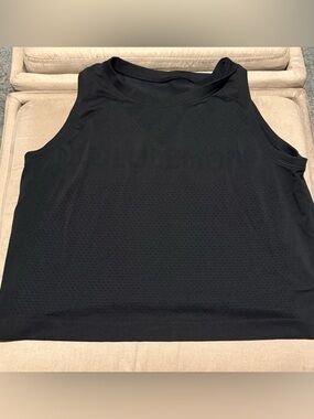 Lululemon Breeze By Muscle Crop Tank Wordmark